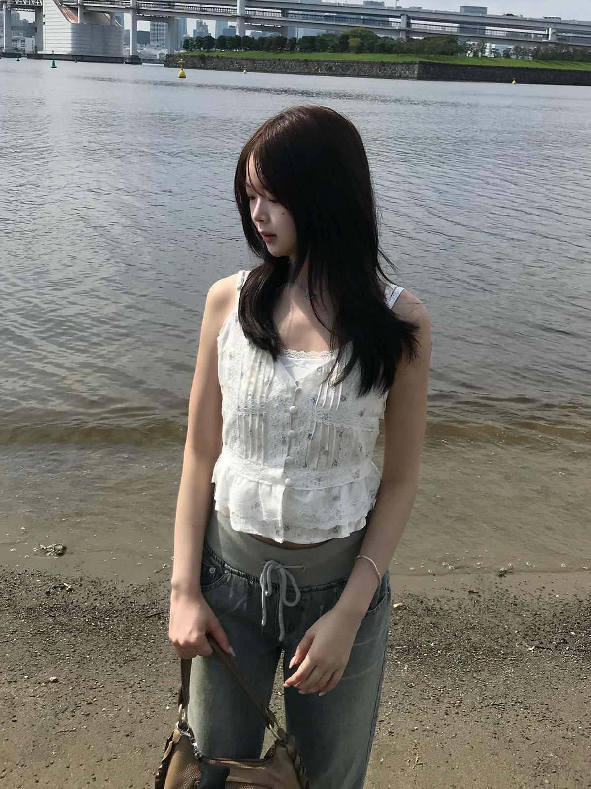 レイヤードフラワーレースキャミソール