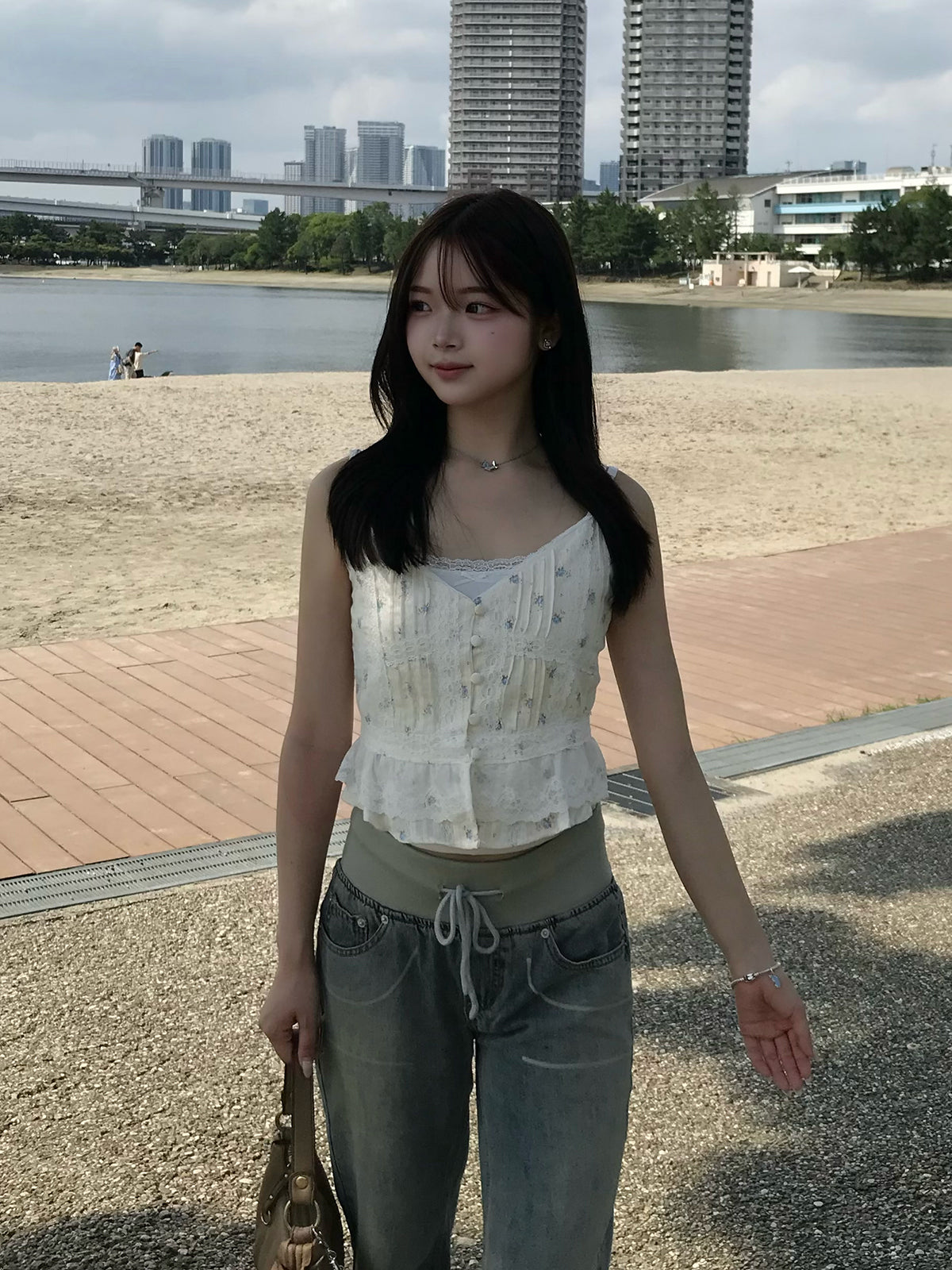レイヤードフラワーレースキャミソール