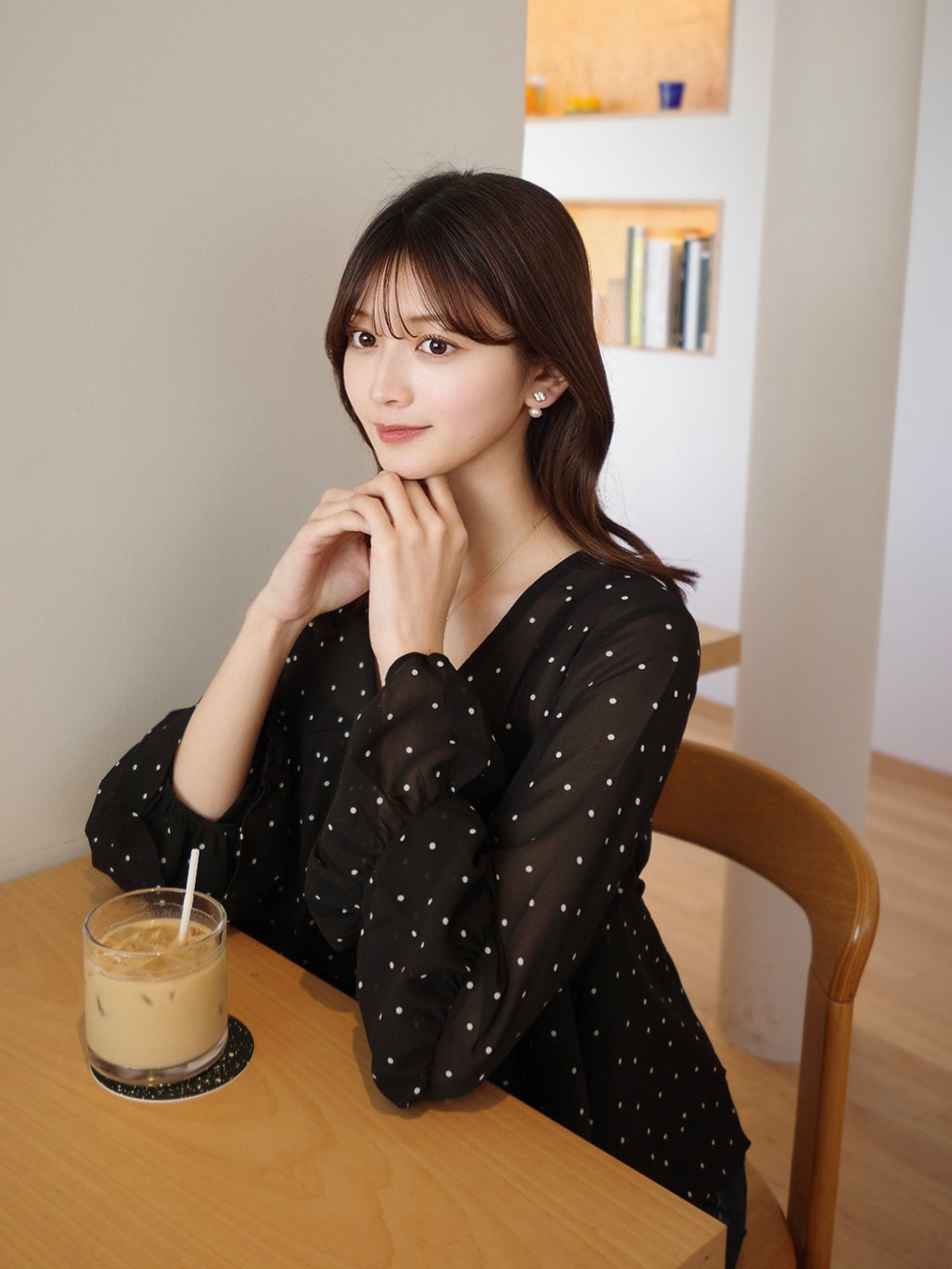 シアーフリルドットブラウス