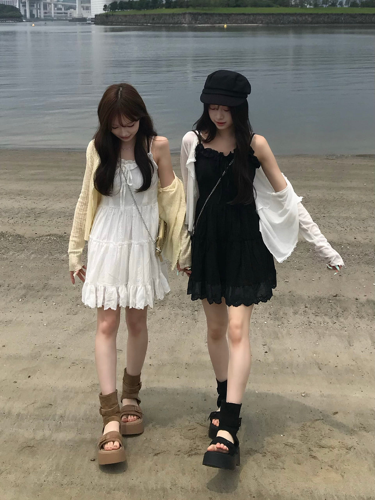 アイレットレースミニキャミワンピース