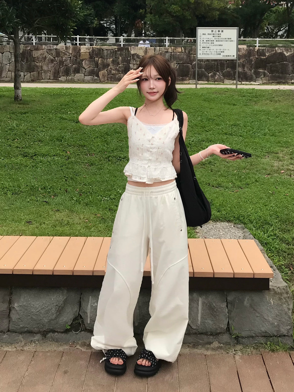 レイヤードフラワーレースキャミソール