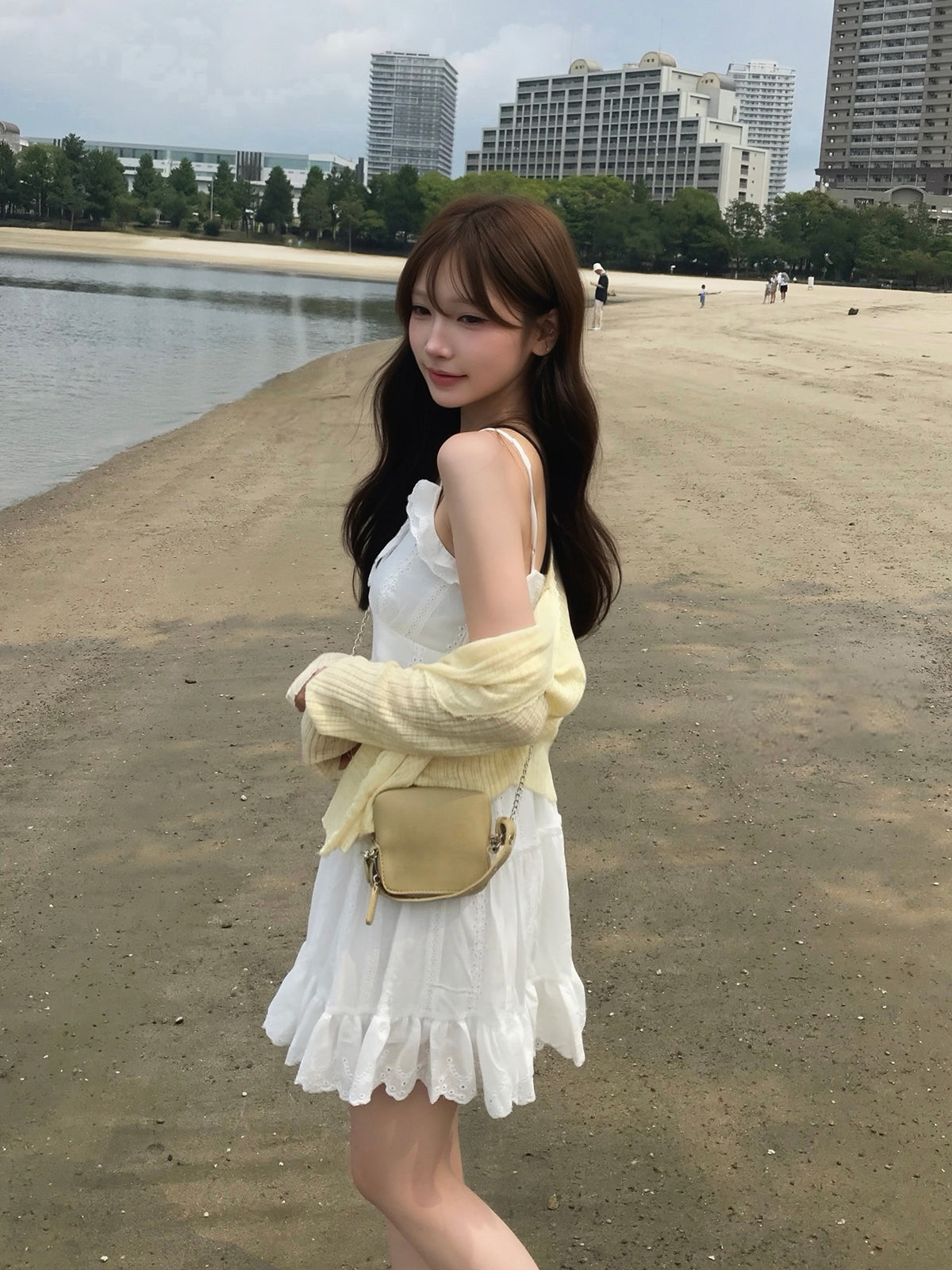 アイレットレースミニキャミワンピース