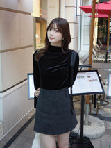 ショルダータイハイネックベロアカットソー - ブラック