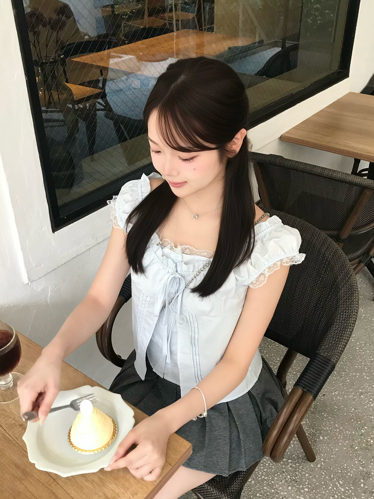 リボンフリルネックブラウス