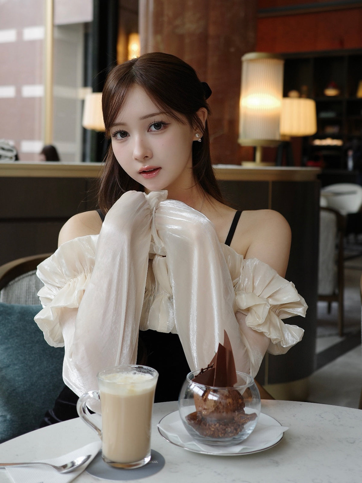 オフショルダーフリルベロアワンピース