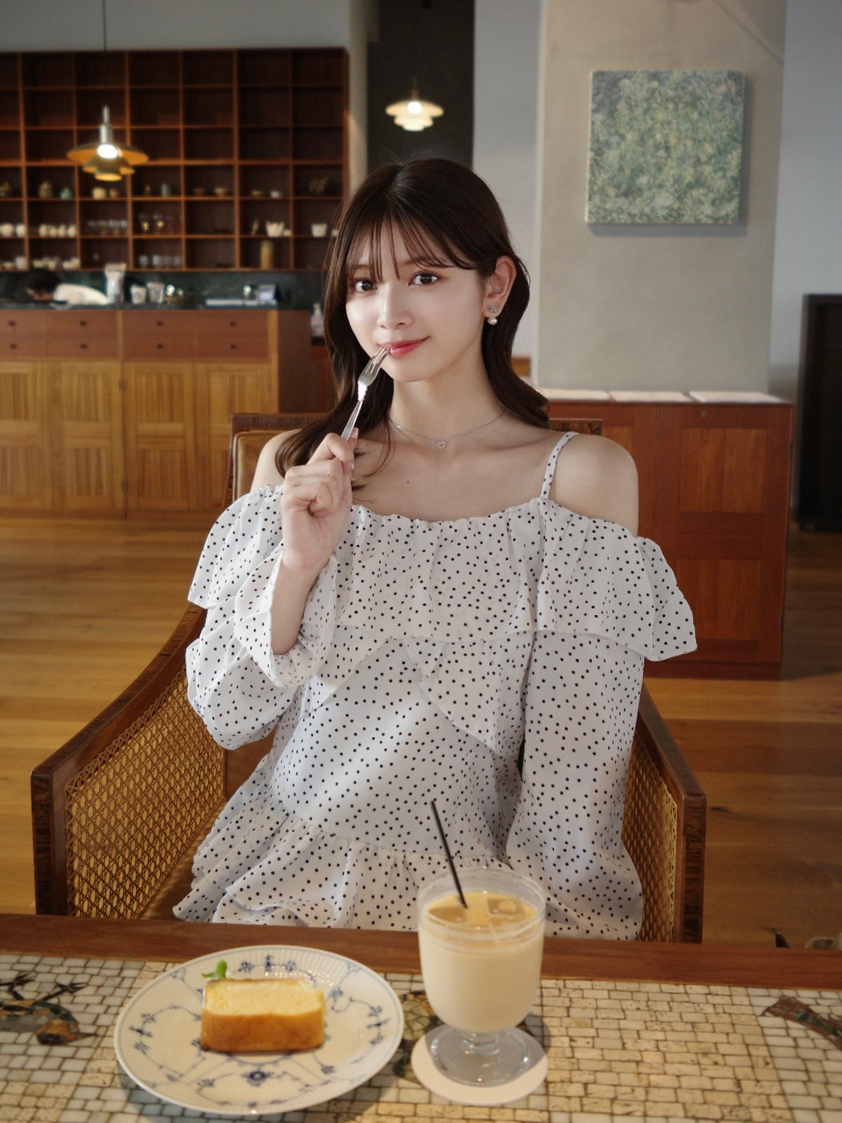 フリルドットオフショルブラウス