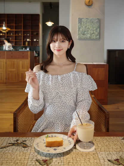 フリルドットオフショルブラウス