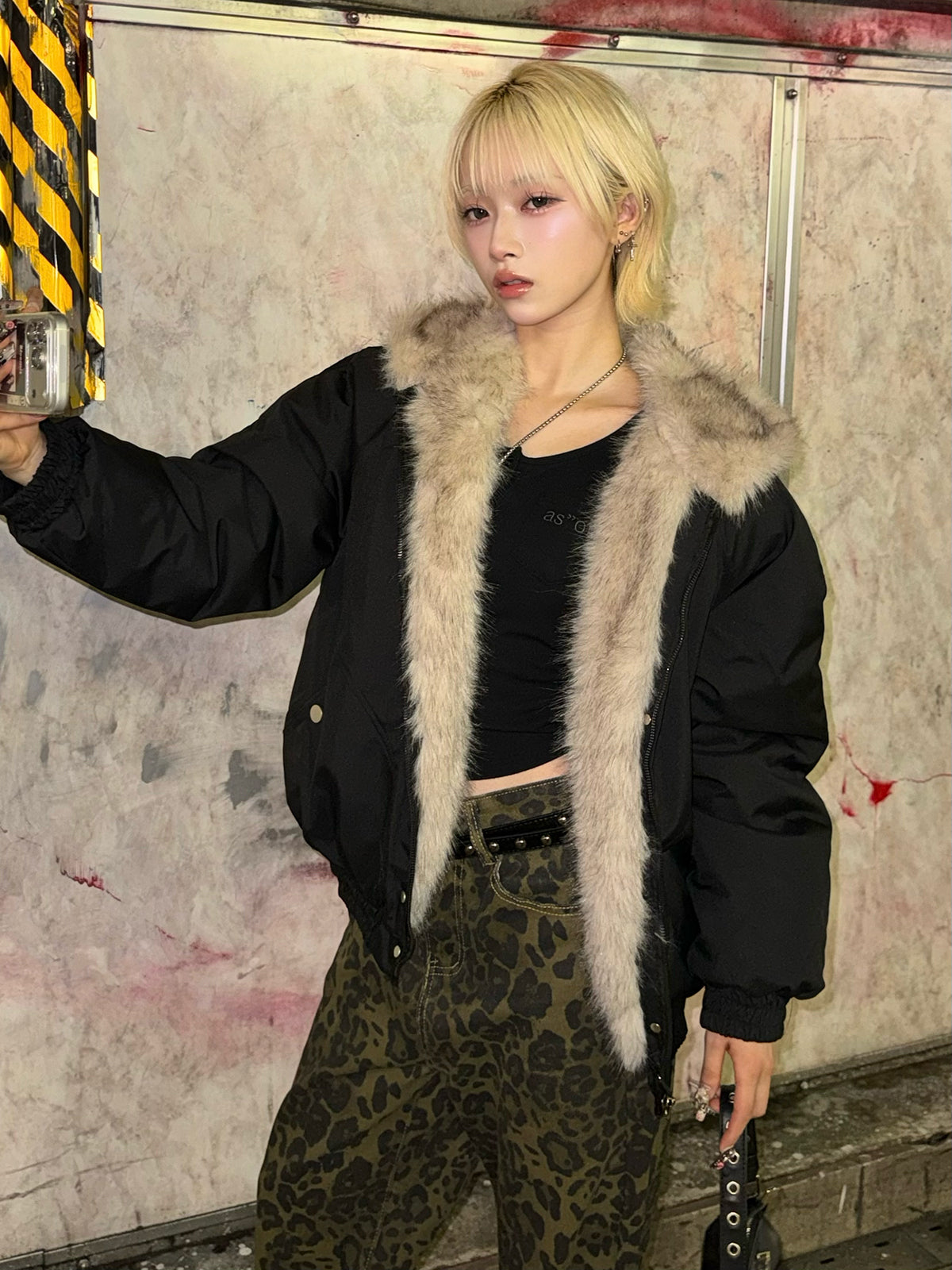 ボリュームファータッチフーディーブルゾン – ANDOR ONLINE