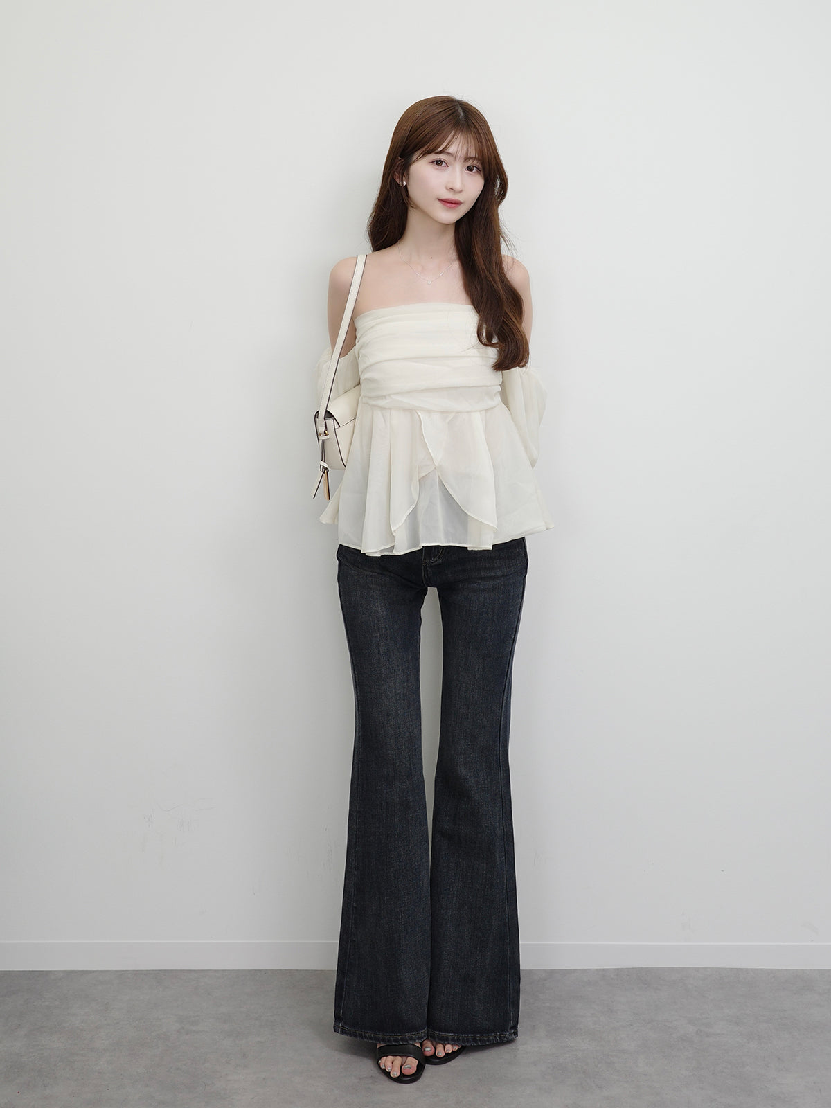 シルエットフレアデニムパンツ – ANDOR ONLINE