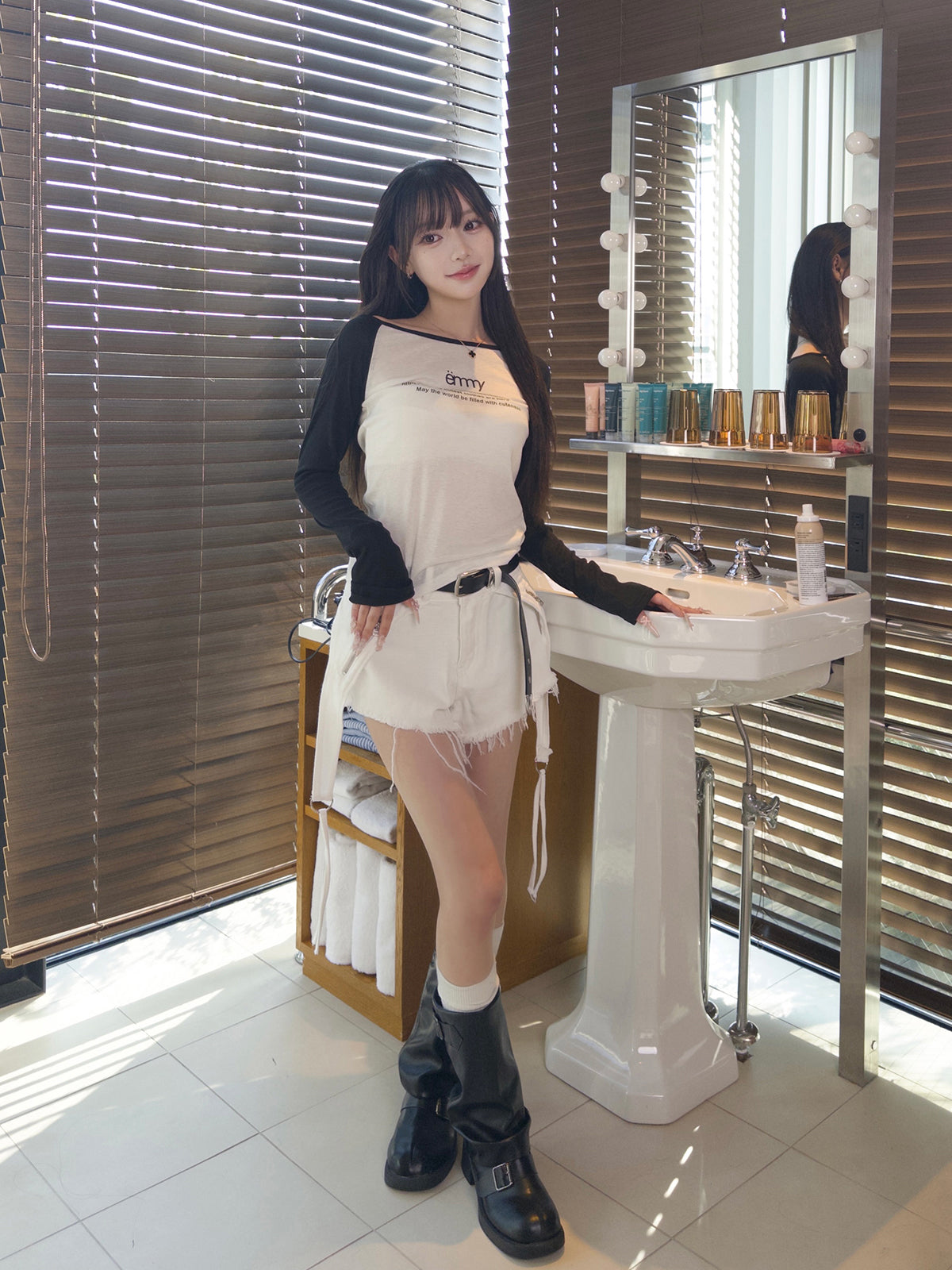 侧带拉链牛仔短裤