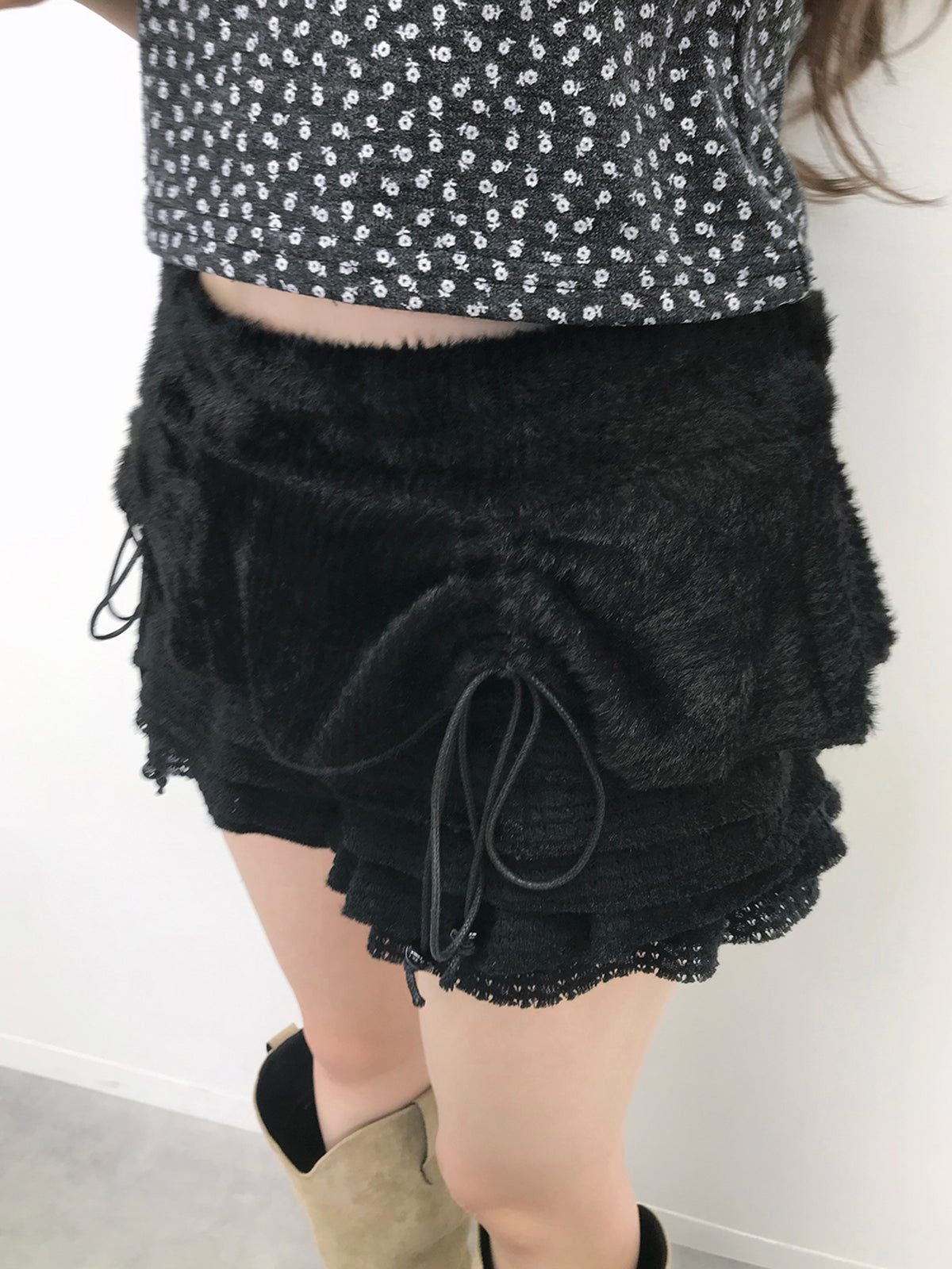 シャギーフリルニットショートパンツ