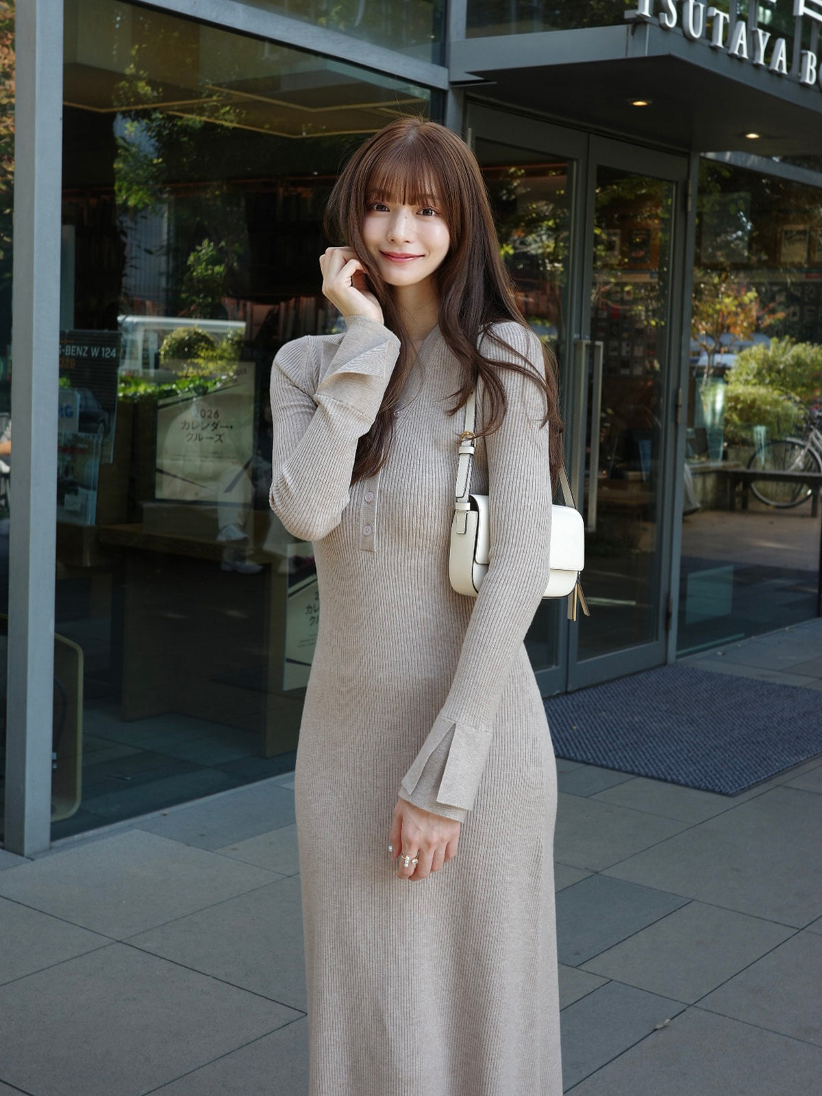 フロントボタンフレアニットワンピース【一部予約】 – ANDOR ONLINE