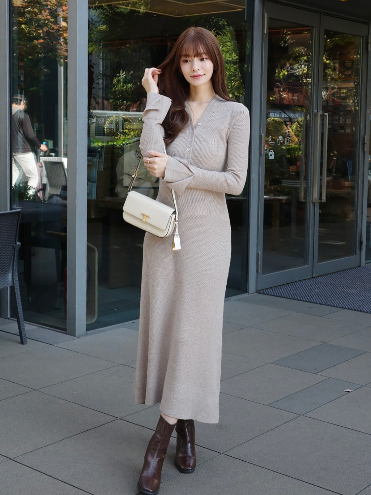 Holiday&Holidayフロントボタンフレアニットワンピース ベージュ フロントボタンフレアニットワンピース【12月中旬予約】 – ANDOR ONLINE