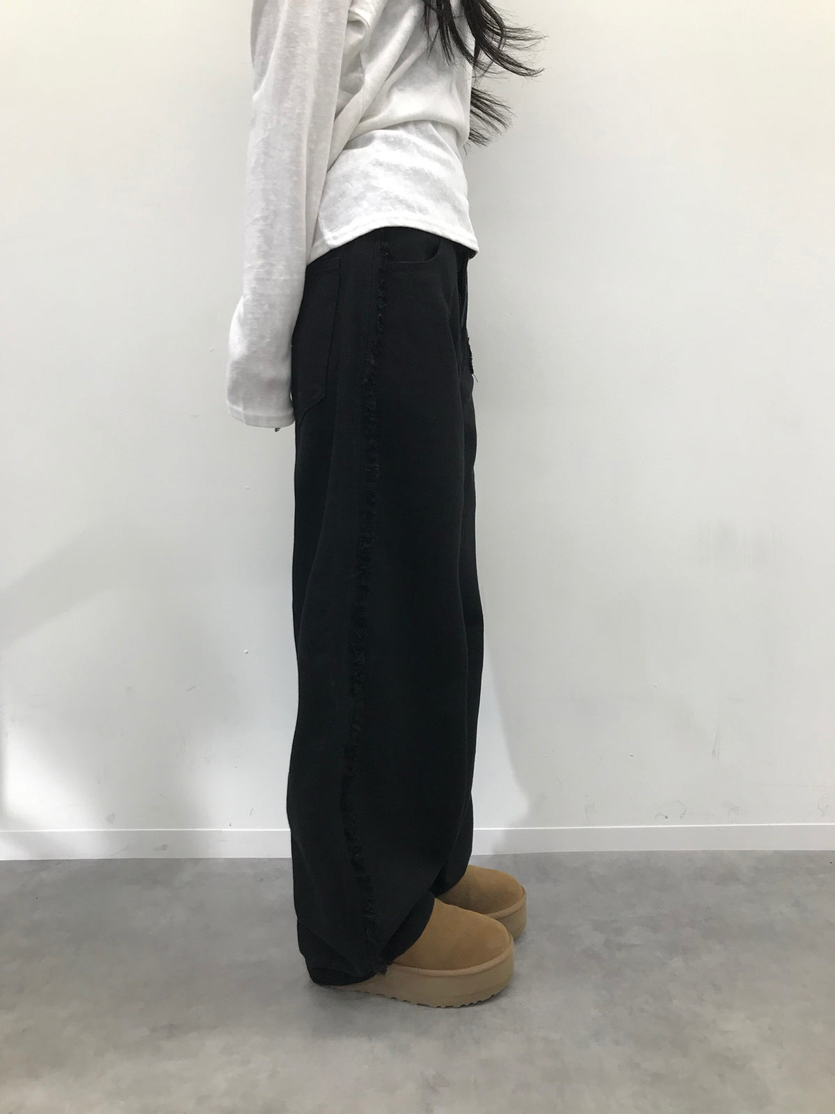 フリンジワイドブラックデニムパンツ – ANDOR ONLINE