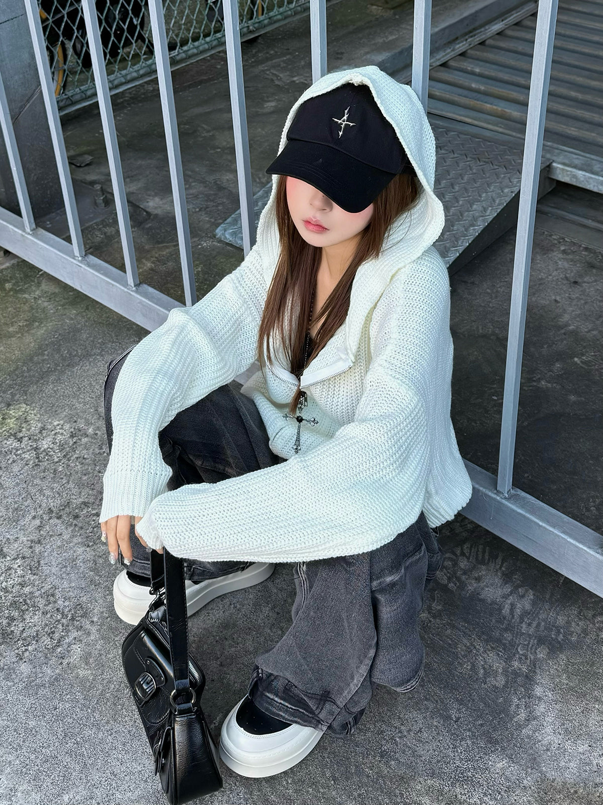 ダメージフリンジニットパーカー