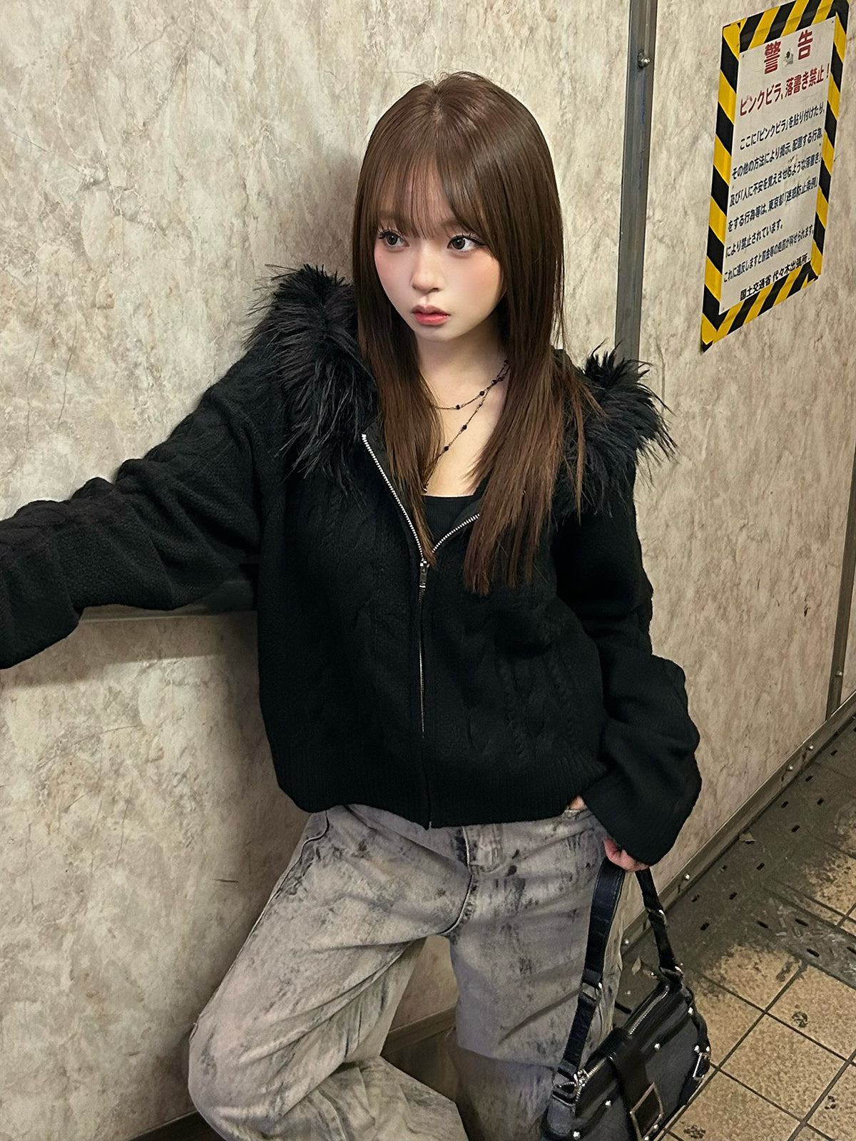 ツイストニットファータッチフーディーパーカー