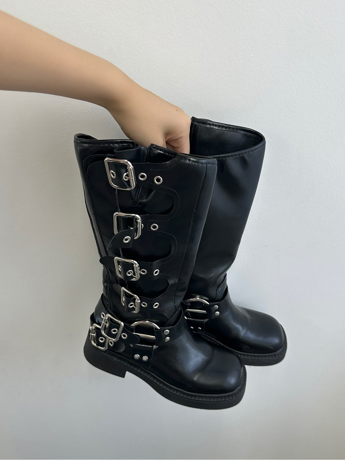 Belt design biker boots