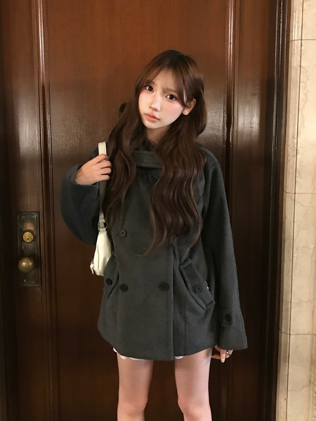 ダブルブレストフードミドルコート